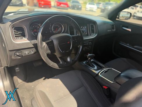 Used 2022 Dodge Charger SXT RWD image 11