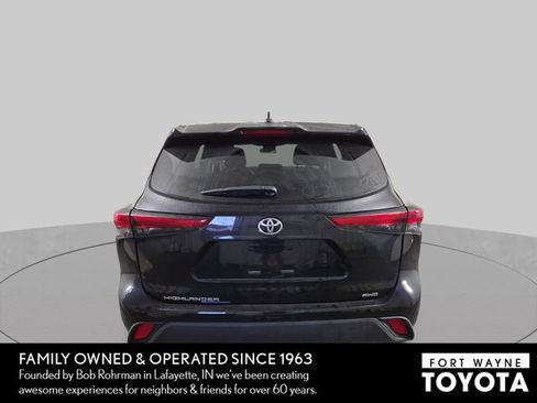 Used 2023 Toyota Highlander L AWD/4WD image 8