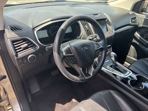 Used 2018 Ford Edge Titanium w/ Equipment Group 301A AWD/4WD image 8