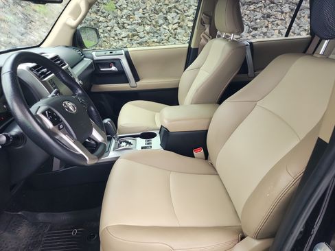 Used 2024 Toyota 4Runner SR5 Premium w/ Moonroof Package AWD/4WD image 14