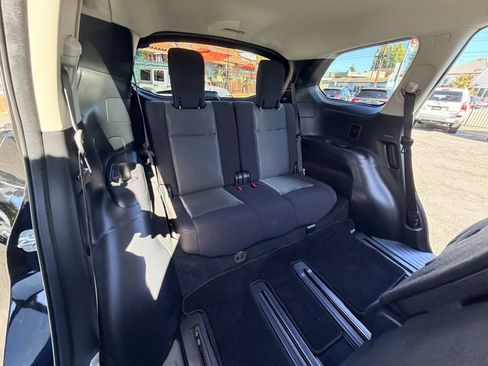 Used 2020 Nissan Pathfinder SV FWD image 21