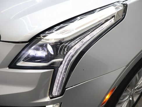 Used 2019 Cadillac XT5 Premium Luxury FWD image 31