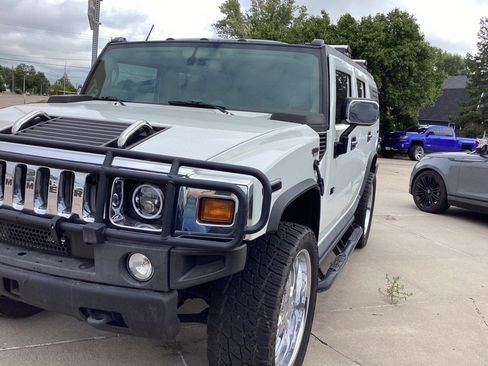 Used 2003 HUMMER H2 w/ Preferred Equipment Group AWD/4WD image 3