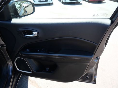 Used 2020 Jeep Compass Latitude AWD/4WD image 23