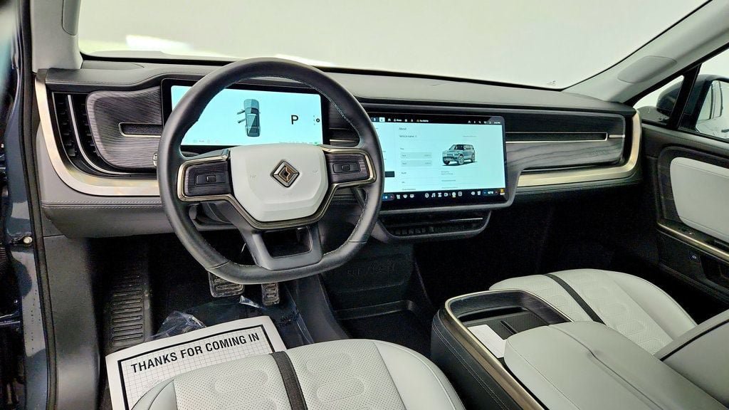 Used 2025 Rivian R1S Adventure Dual AWD/4WD image 13