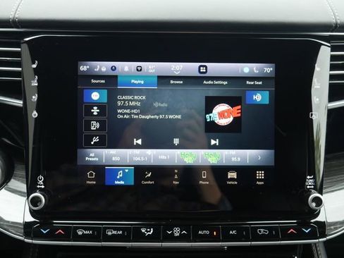 Used 2022 Jeep Wagoneer Series III w/ Rear Seat Video Group 1 AWD/4WD image 5