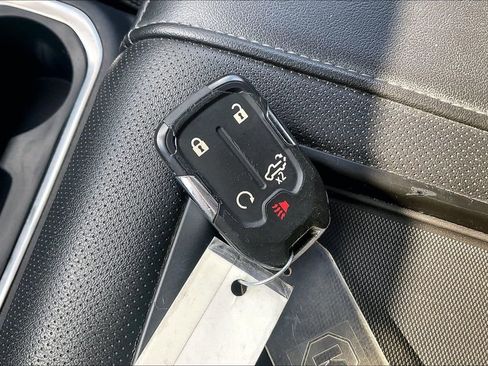 Used 2020 Chevrolet Silverado 1500 High Country w/ Technology Package image 36