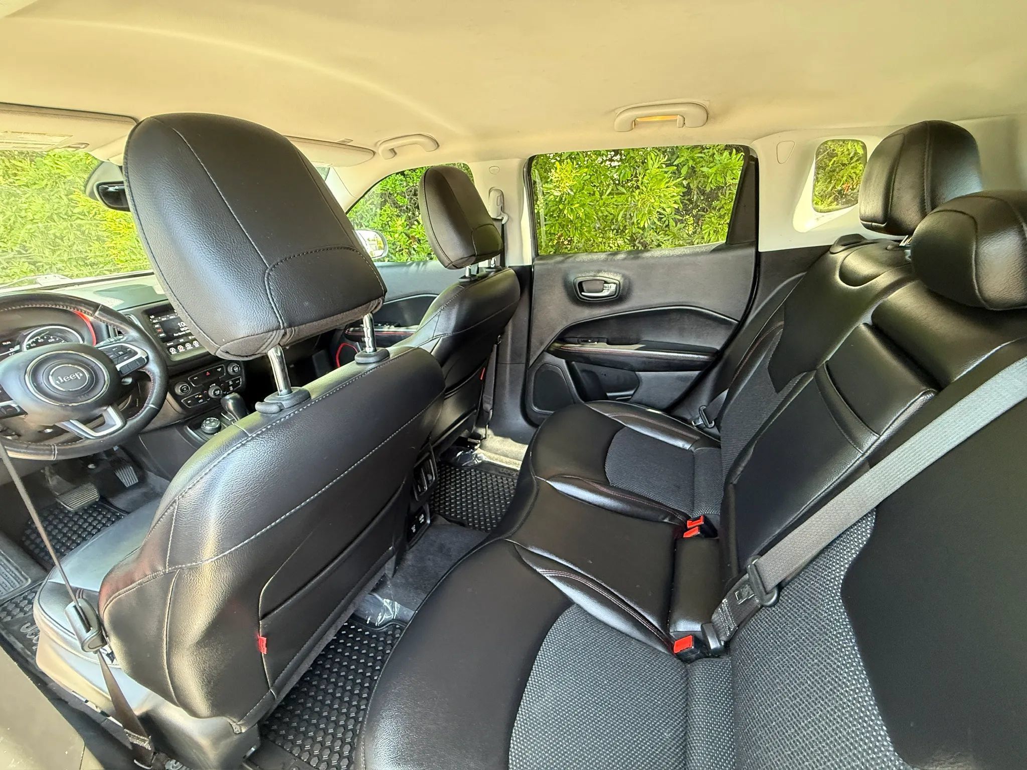 Used 2019 Jeep Compass Trailhawk w/ Cold Weather Group AWD/4WD image 44
