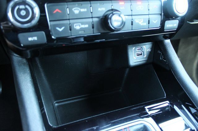 Used 2025 Jeep Compass Trailhawk AWD/4WD image 19