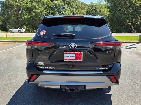 New 2026 Toyota Highlander Platinum AWD/4WD image 10