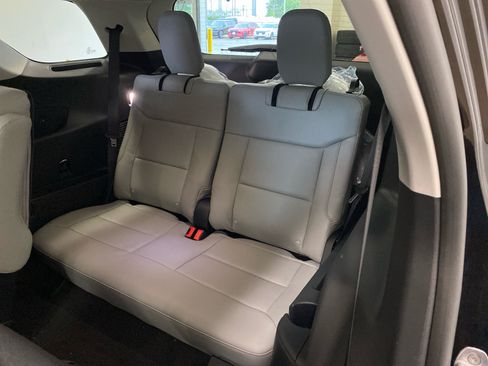 New 2026 Ford Explorer Active w/ Active Comfort Package AWD/4WD image 11