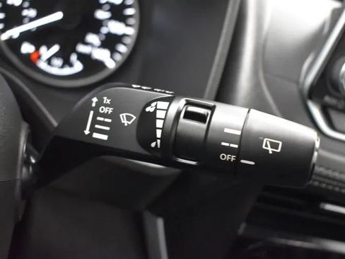 Used 2023 Nissan Rogue SV FWD image 26