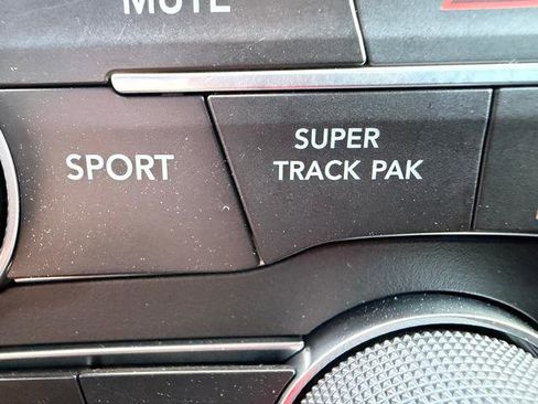 Used 2019 Dodge Charger GT image 18