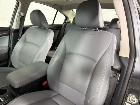 Used 2018 Subaru Legacy 3.6R Limited AWD/4WD image 13