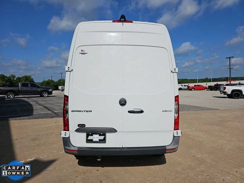 Used 2025 Mercedes-Benz Sprinter 2500 image 4