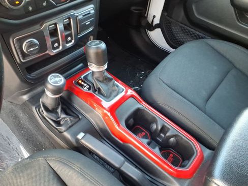 Used 2020 Jeep Wrangler Sport AWD/4WD image 19