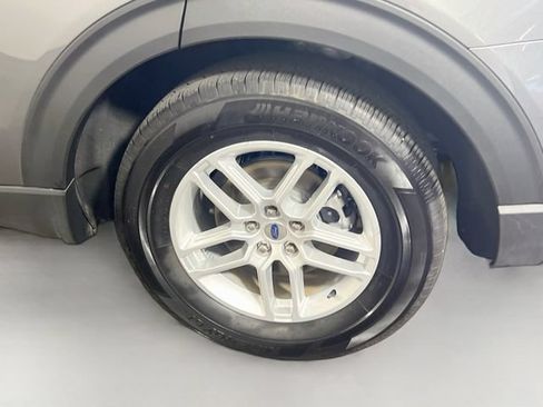 Used 2025 Ford Explorer Active RWD image 24