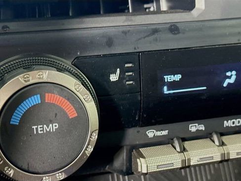 Certified 2025 Toyota Tacoma SR5 AWD/4WD image 19
