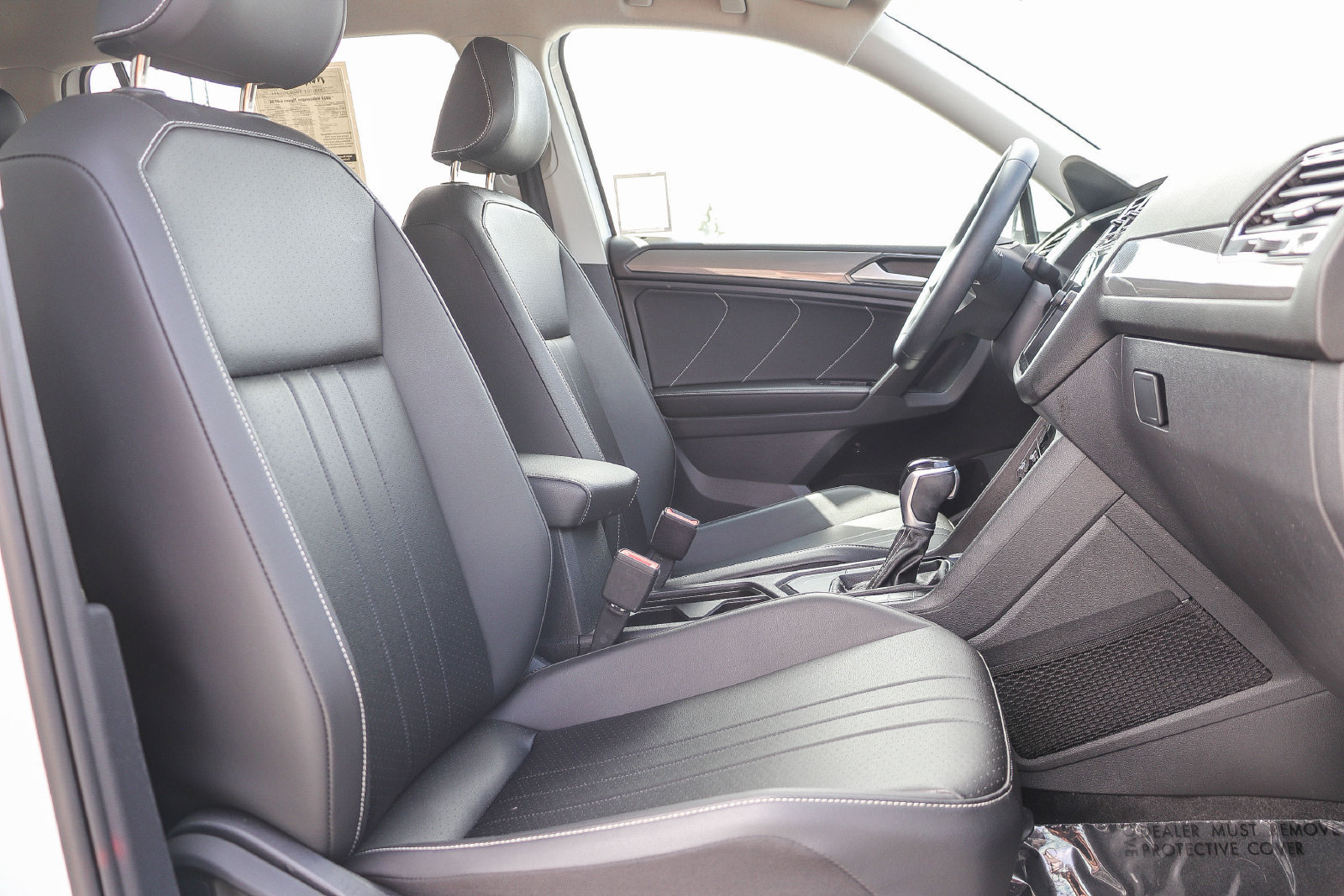 Used 2023 Volkswagen Tiguan SE FWD image 17