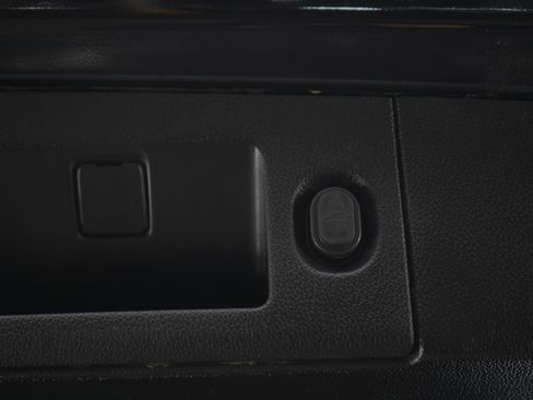 Used 2018 GMC Yukon Denali w/ Open Road Package AWD/4WD image 20
