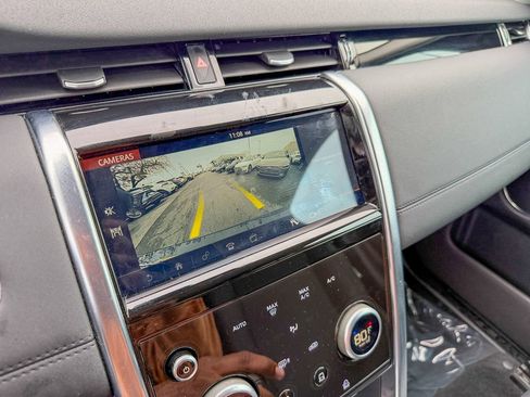 Used 2020 Land Rover Discovery Sport image 22