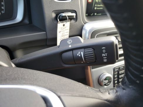 Used 2017 Volvo S60 T5 Dynamic image 19