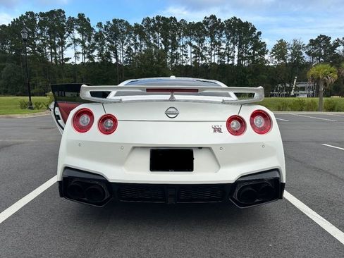 Used 2024 Nissan GT-R Premium w/ Premium Interior Package image 4