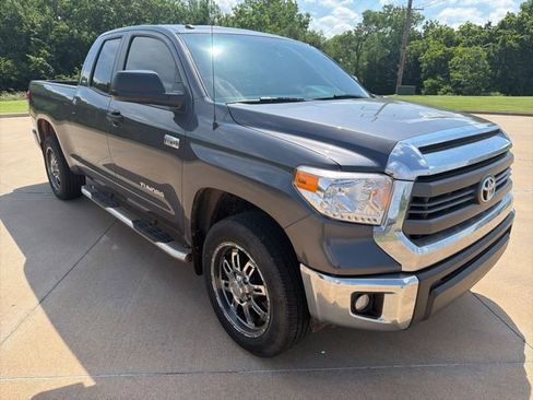Used 2015 Toyota Tundra SR5 w/ SR5 Upgrade Package AWD/4WD image 6