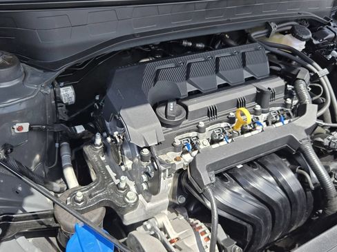 Certified 2025 Hyundai Venue Limited FWD image 17