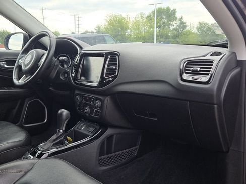 Used 2018 Jeep Compass Limited w/ Navigation Group FWD image 5