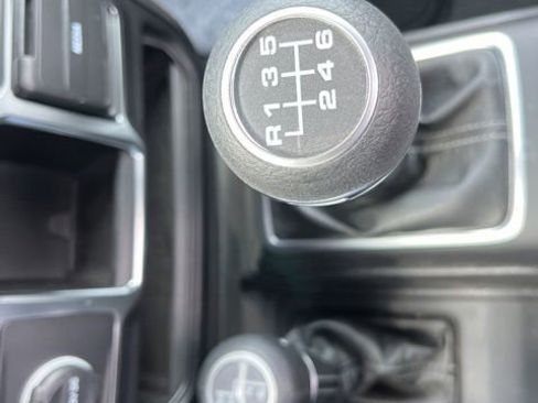 Used 2024 Jeep Gladiator Sport image 12