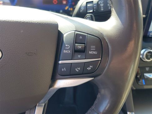 Used 2020 Ford Explorer Platinum w/ Premium Technology Package image 18