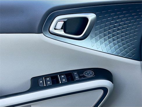 New 2025 Kia Soul EX image 18