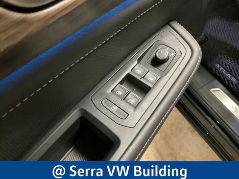 Used 2025 Volkswagen Atlas SEL image 13