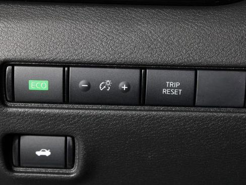 Certified 2025 Nissan Sentra SV FWD image 24