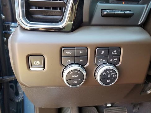 Used 2025 GMC Sierra 2500 Denali w/ Denali Reserve Package image 30