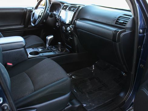 Used 2022 Toyota 4Runner TRD Off-Road AWD/4WD image 18
