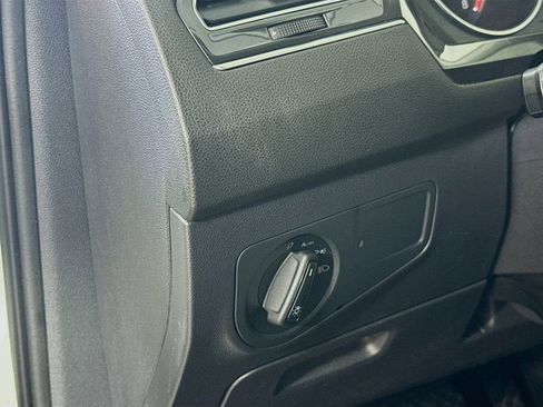 Used 2018 Volkswagen Tiguan S w/ 3rd Row Seat Package image 10