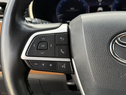 Used 2023 Toyota Highlander Platinum image 25