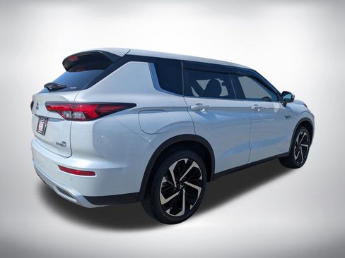 New 2025 Mitsubishi Outlander SE AWD/4WD image 3