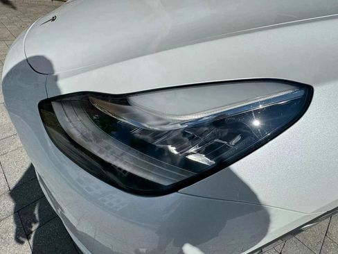 Used 2022 Tesla Model Y Long Range AWD/4WD image 31
