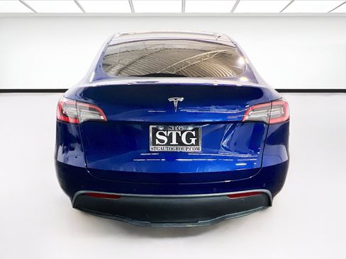 Used 2021 Tesla Model Y 2WD image 5