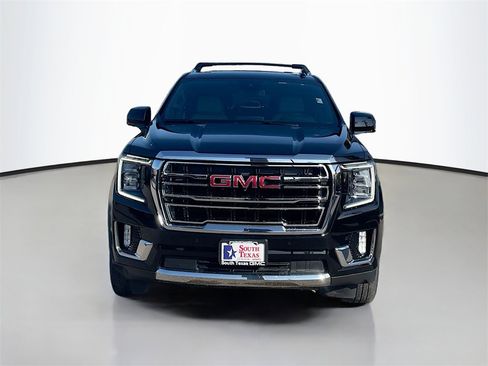 Used 2023 GMC Yukon XL SLT w/ SLT Luxury Package image 2
