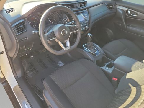 Certified 2017 Nissan Rogue SV w/ Midnight Edition image 18