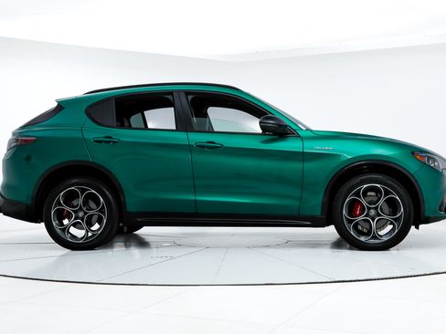 New 2025 Alfa Romeo Stelvio Sprint AWD/4WD image 6