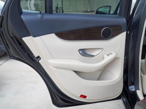 Used 2017 Mercedes-Benz GLC 300 image 20