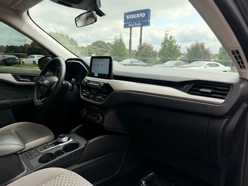 Used 2022 Ford Escape SE w/ Cold Weather Package image 21