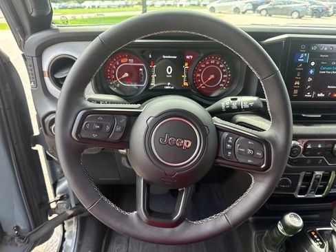 Used 2025 Jeep Wrangler Unlimited Sport AWD/4WD image 30