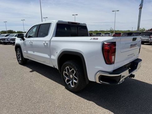 New 2026 GMC Sierra 1500 SLE image 7