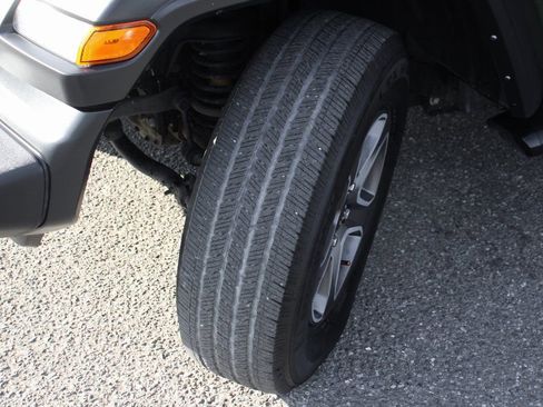 Used 2022 Jeep Wrangler Sport S image 36